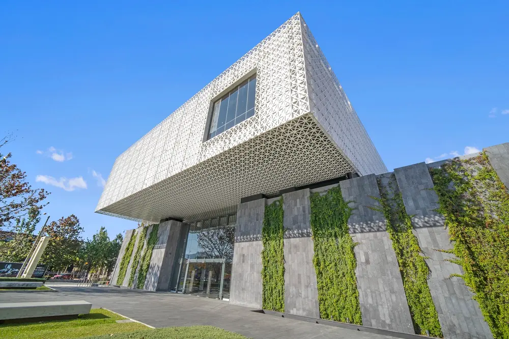 Living Guides at Museo Miraflores